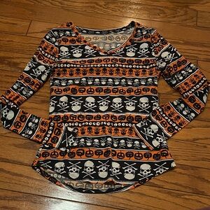 No Boundaries Orange and Black Skull Top